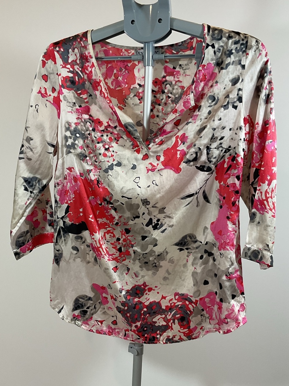 Pendleton Women's Floral Silk Blend Blouse/Pink Gray 3/4 Sleeve V-Neck S